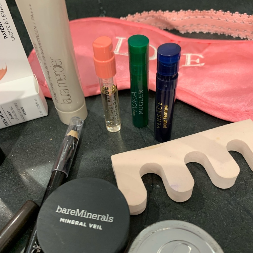 Cosmetics Bundle - Picture 8 of 12